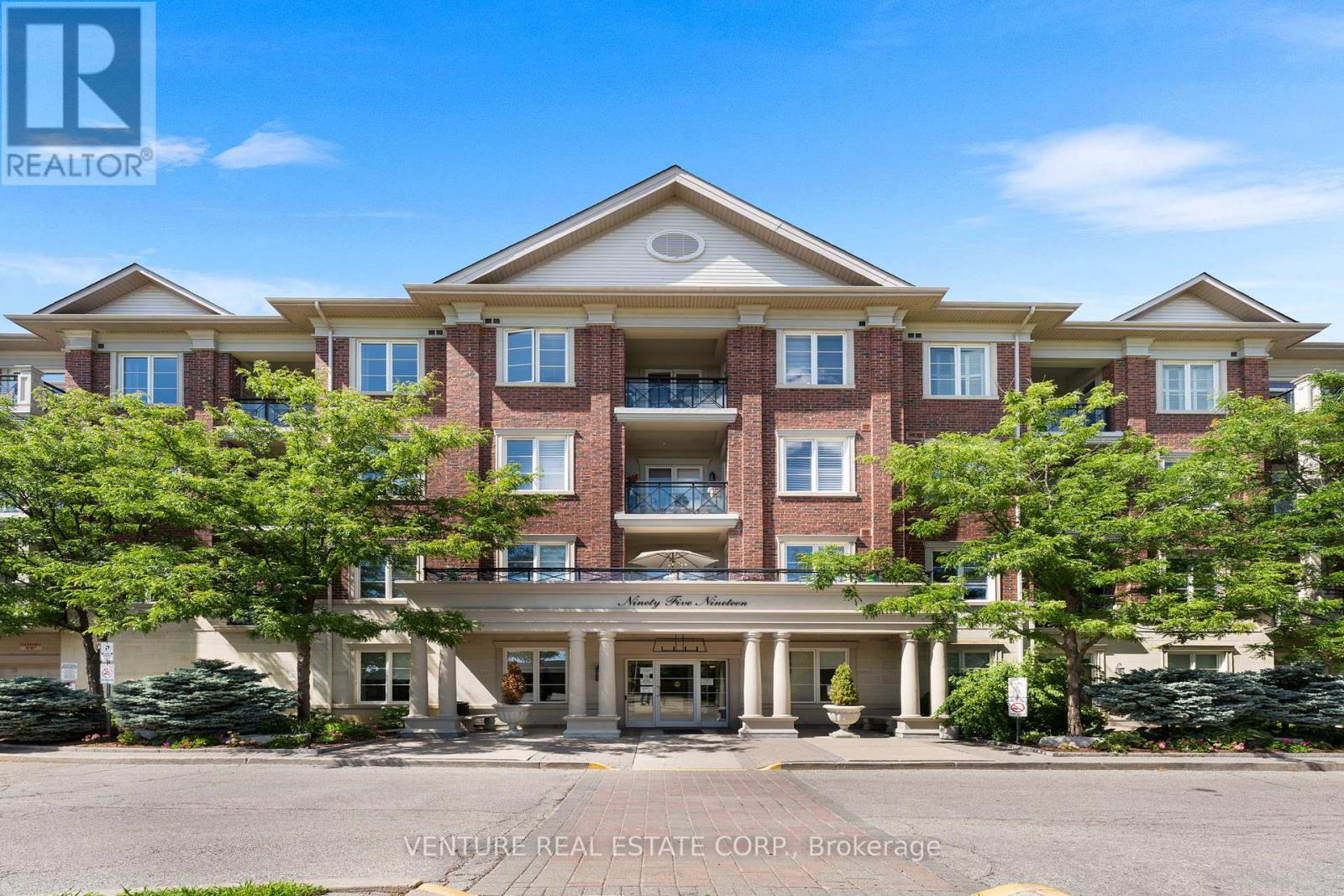 Photo 2 of 302 9519 Keele Street, Vaughan ON