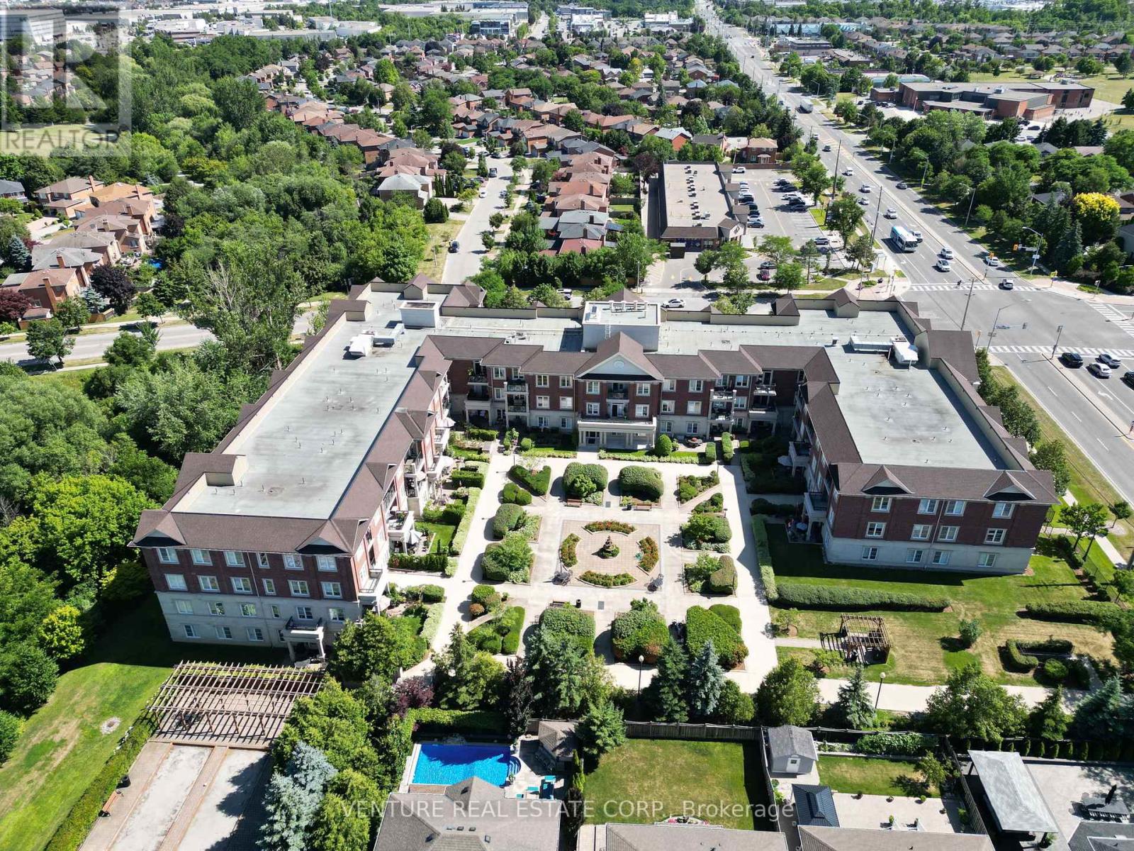 Photo 24 of 302 9519 Keele Street, Vaughan ON