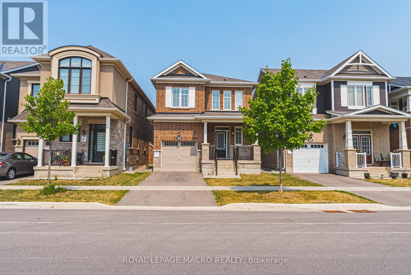 Photo 36 of 728 Kennedy Circle W, Milton ON
