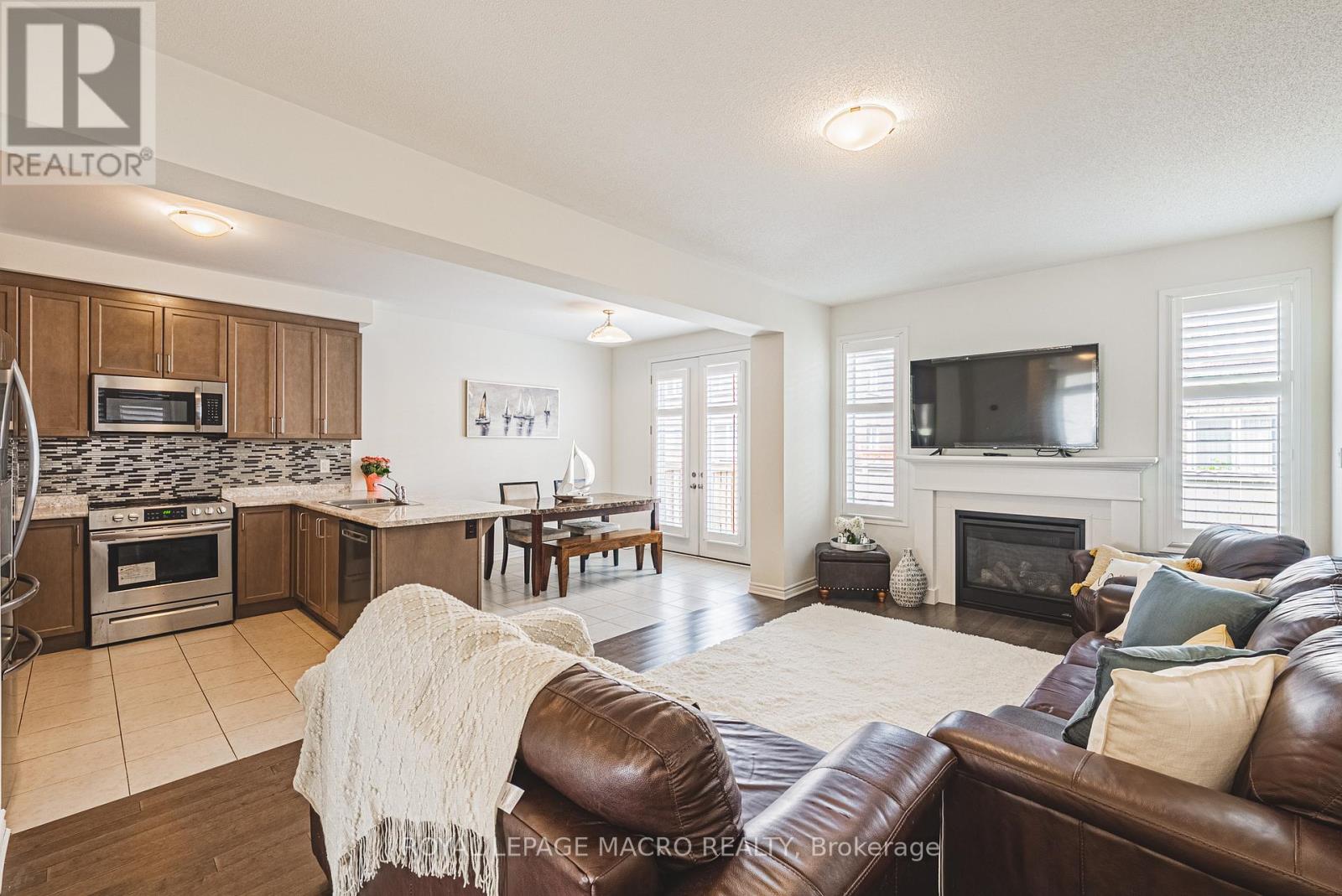 Photo 20 of 728 Kennedy Circle W, Milton ON