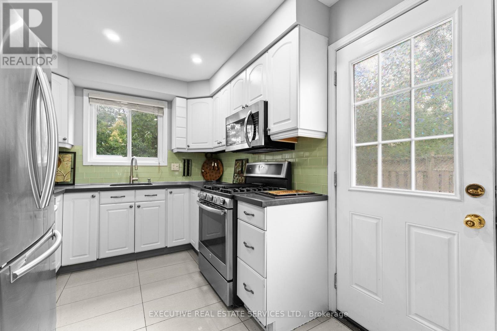 Photo 25 of 1342 Roylen Road, Oakville ON