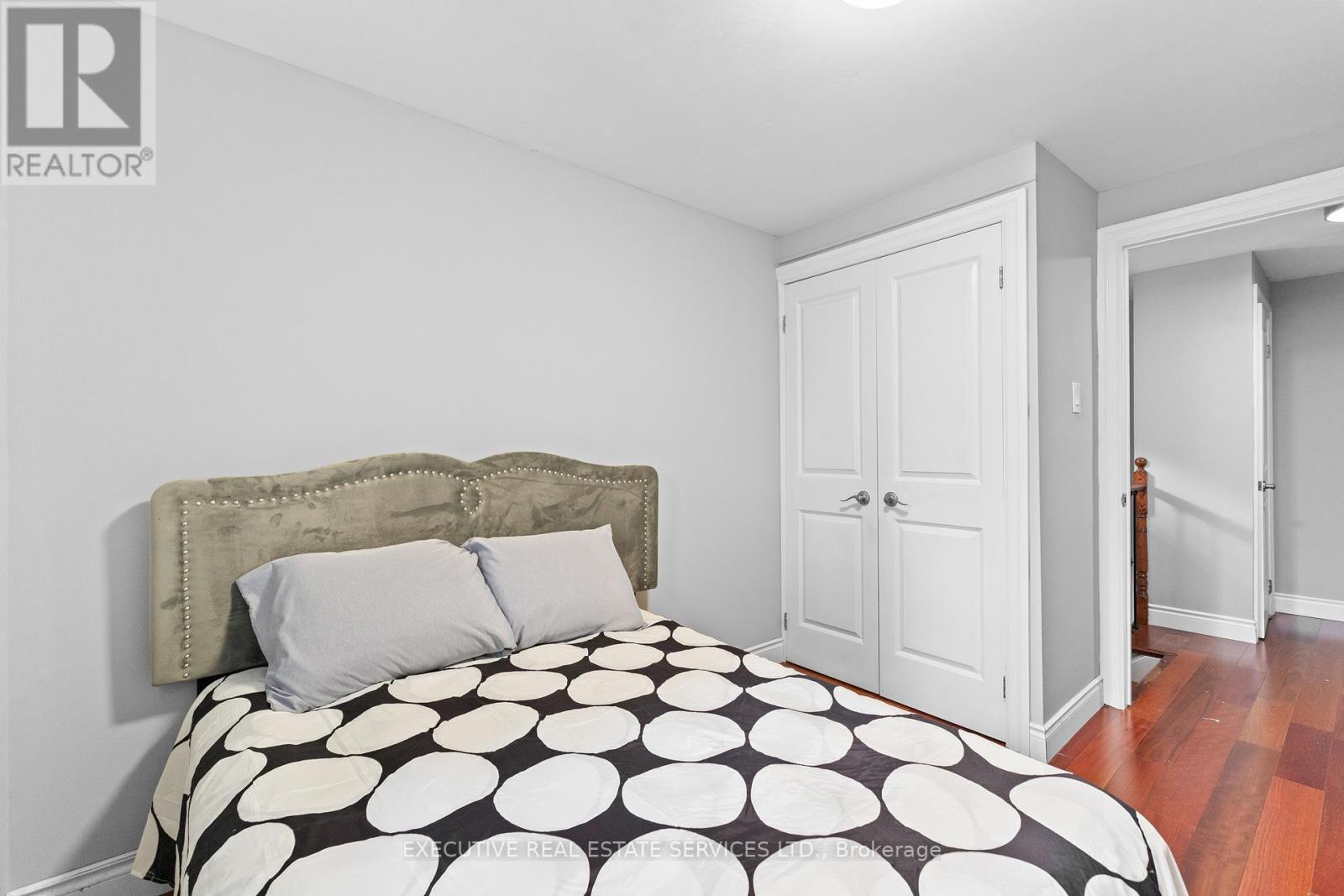 Photo 32 of 1342 Roylen Road, Oakville ON