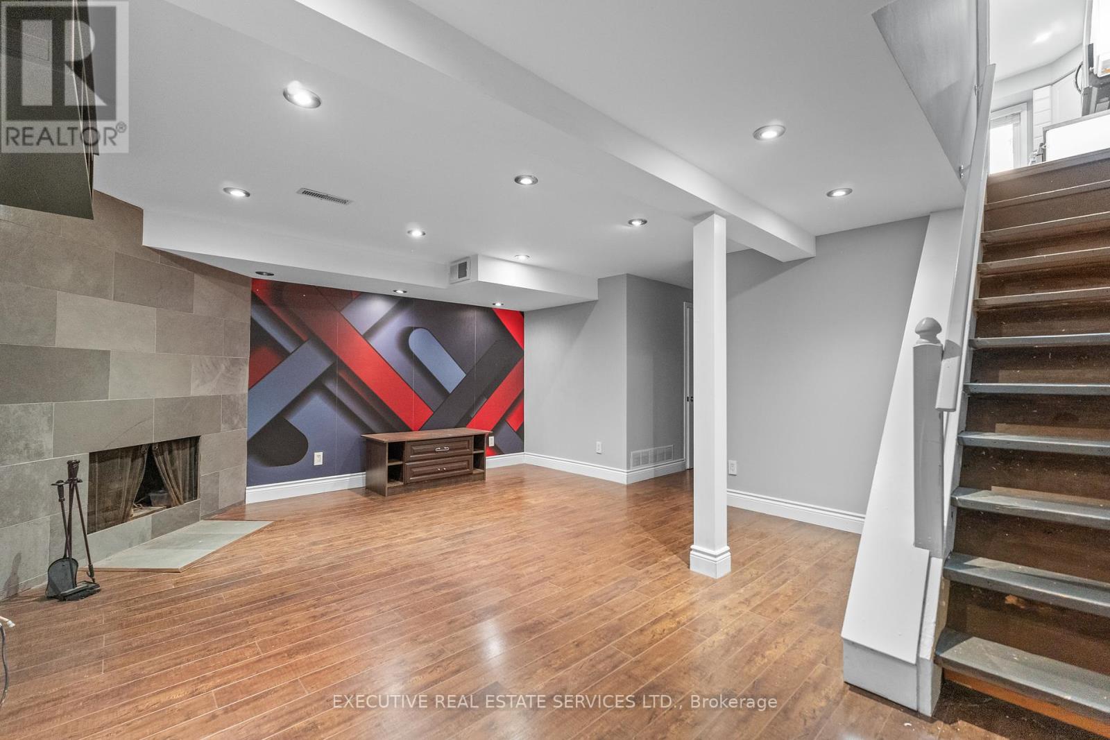 Photo 24 of 1342 Roylen Road, Oakville ON