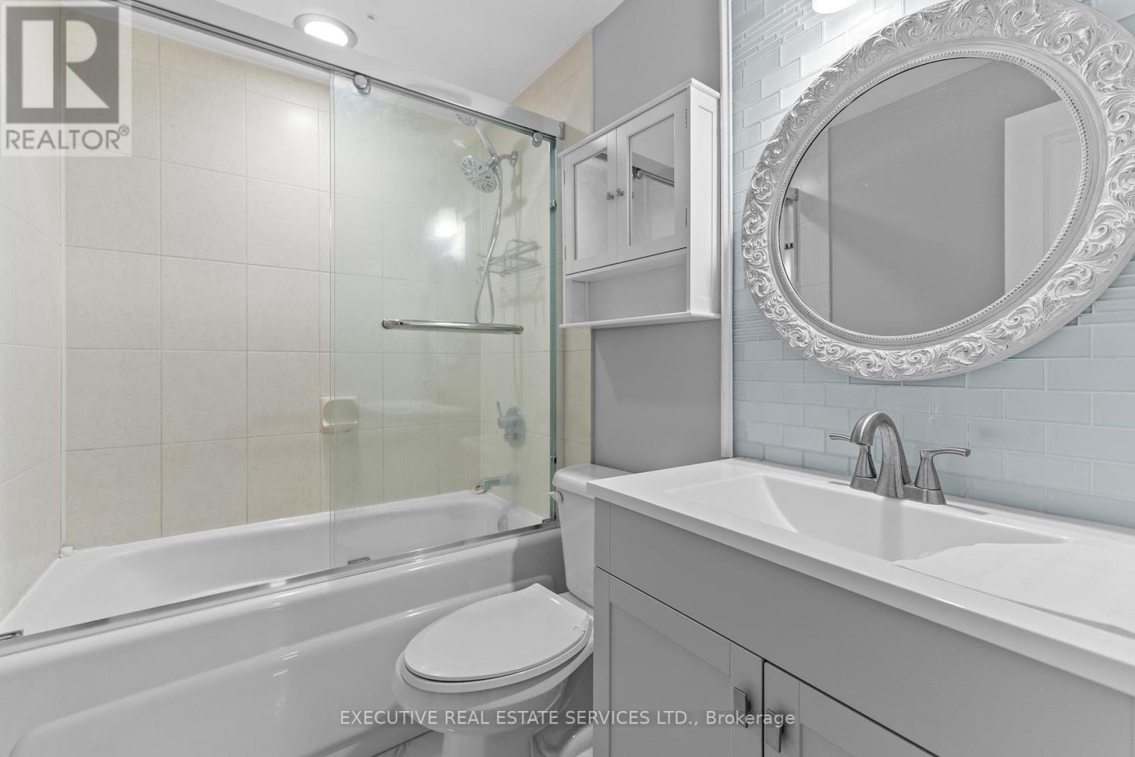 Photo 18 of 1342 Roylen Road, Oakville ON