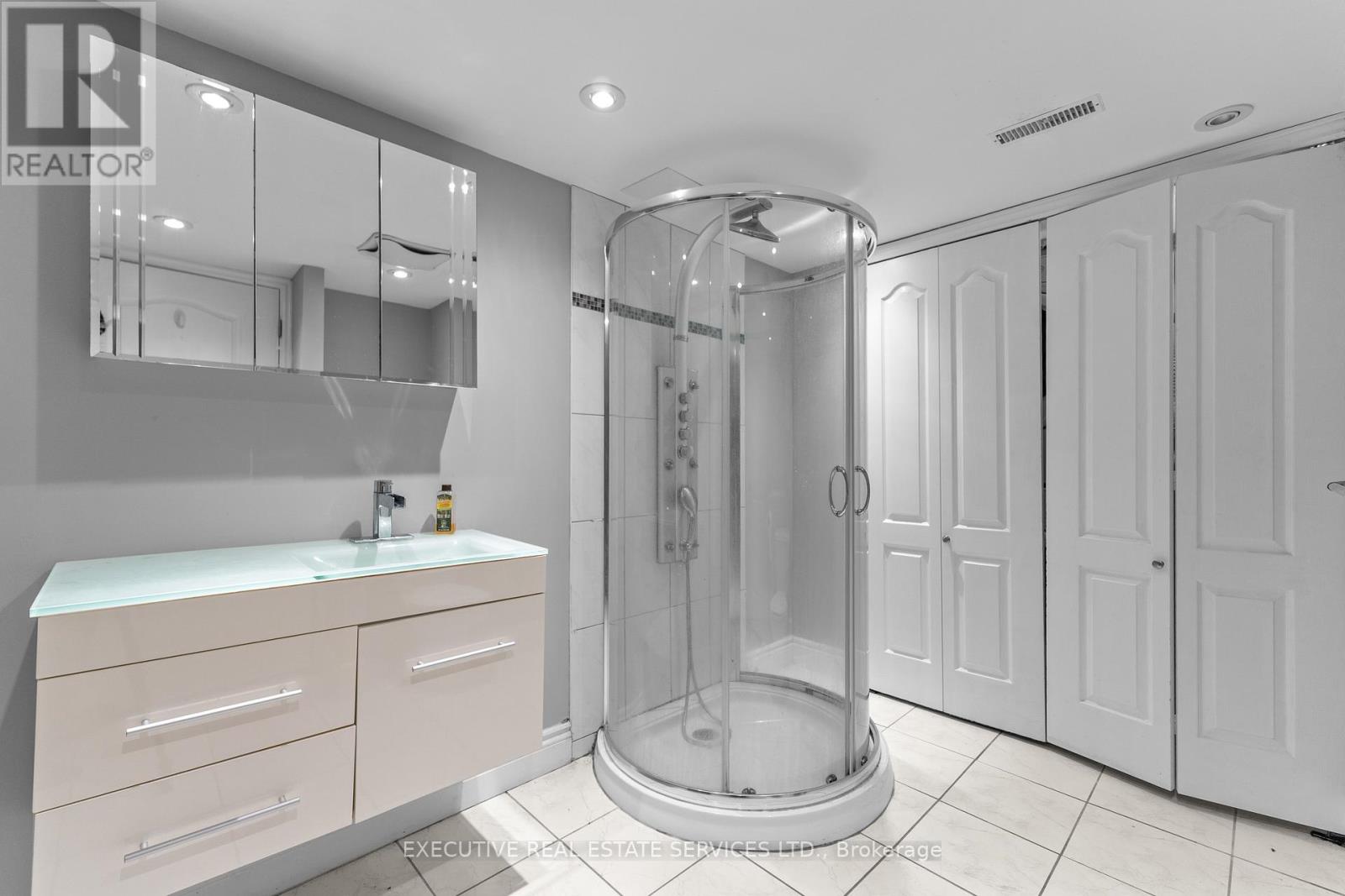 Photo 14 of 1342 Roylen Road, Oakville ON