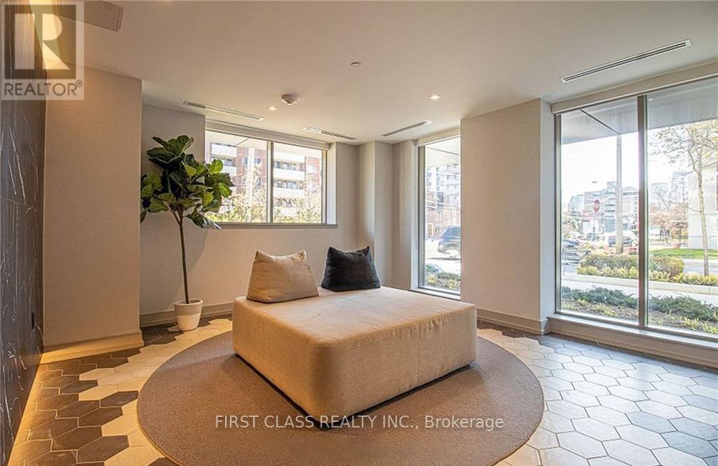 Photo 16 of 403 1 Cardiff Road, Toronto ON