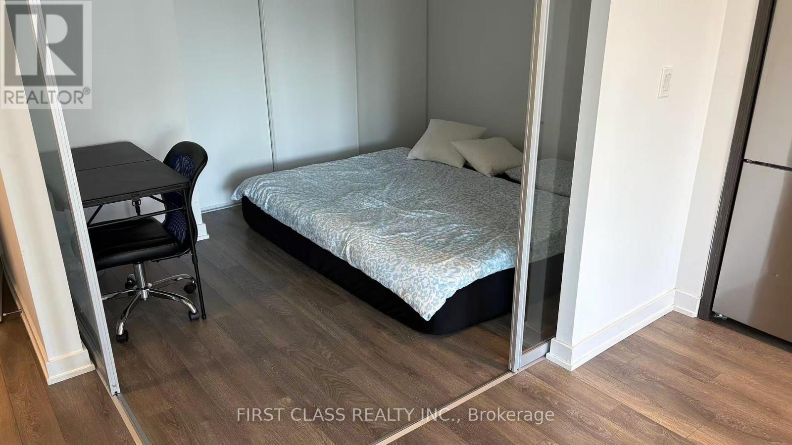 Photo 5 of 403 1 Cardiff Road, Toronto ON