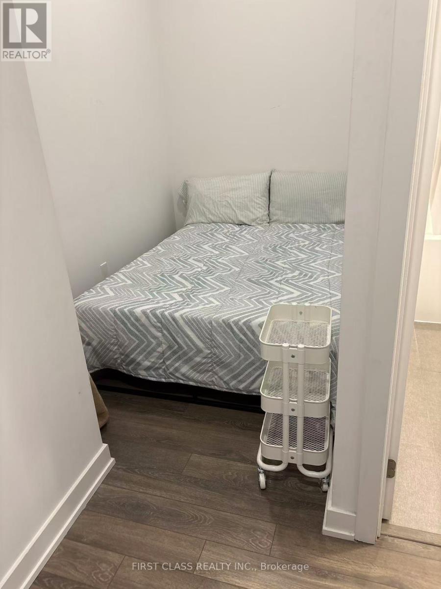 Photo 8 of 403 1 Cardiff Road, Toronto ON