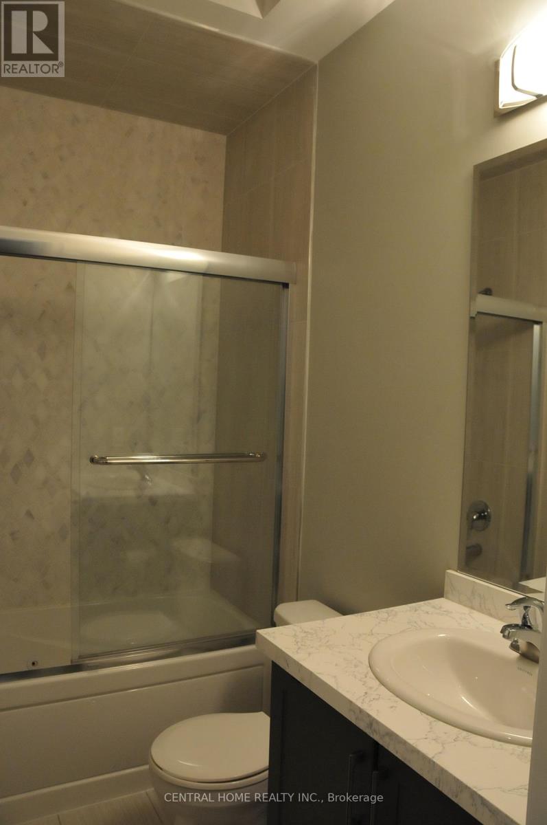 Photo 9 of 161 Florence Avenue, Toronto ON