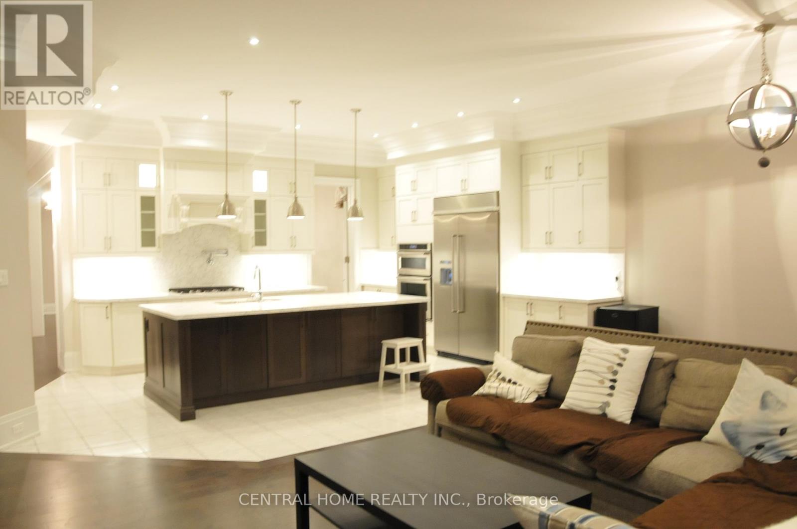 Photo 6 of 161 Florence Avenue, Toronto ON