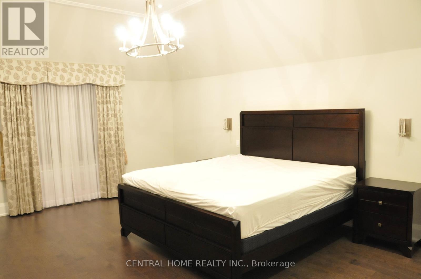 Photo 11 of 161 Florence Avenue, Toronto ON