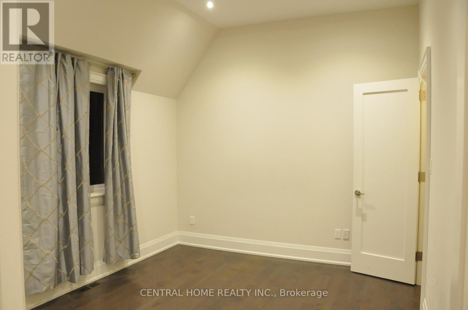 Photo 14 of 161 Florence Avenue, Toronto ON