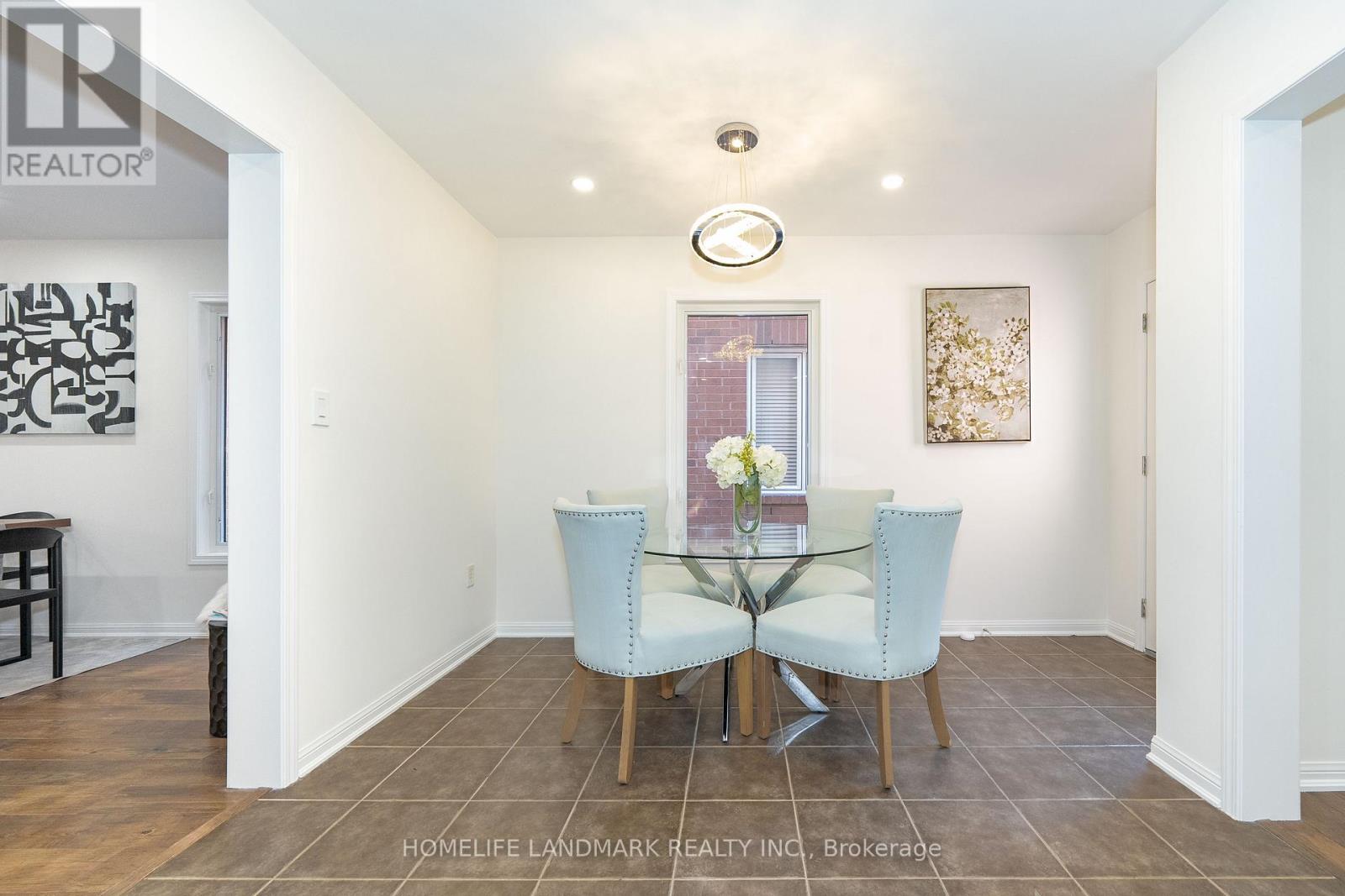 Photo 35 of 139 Dougherty Crescent, Whitchurchstouffville ON