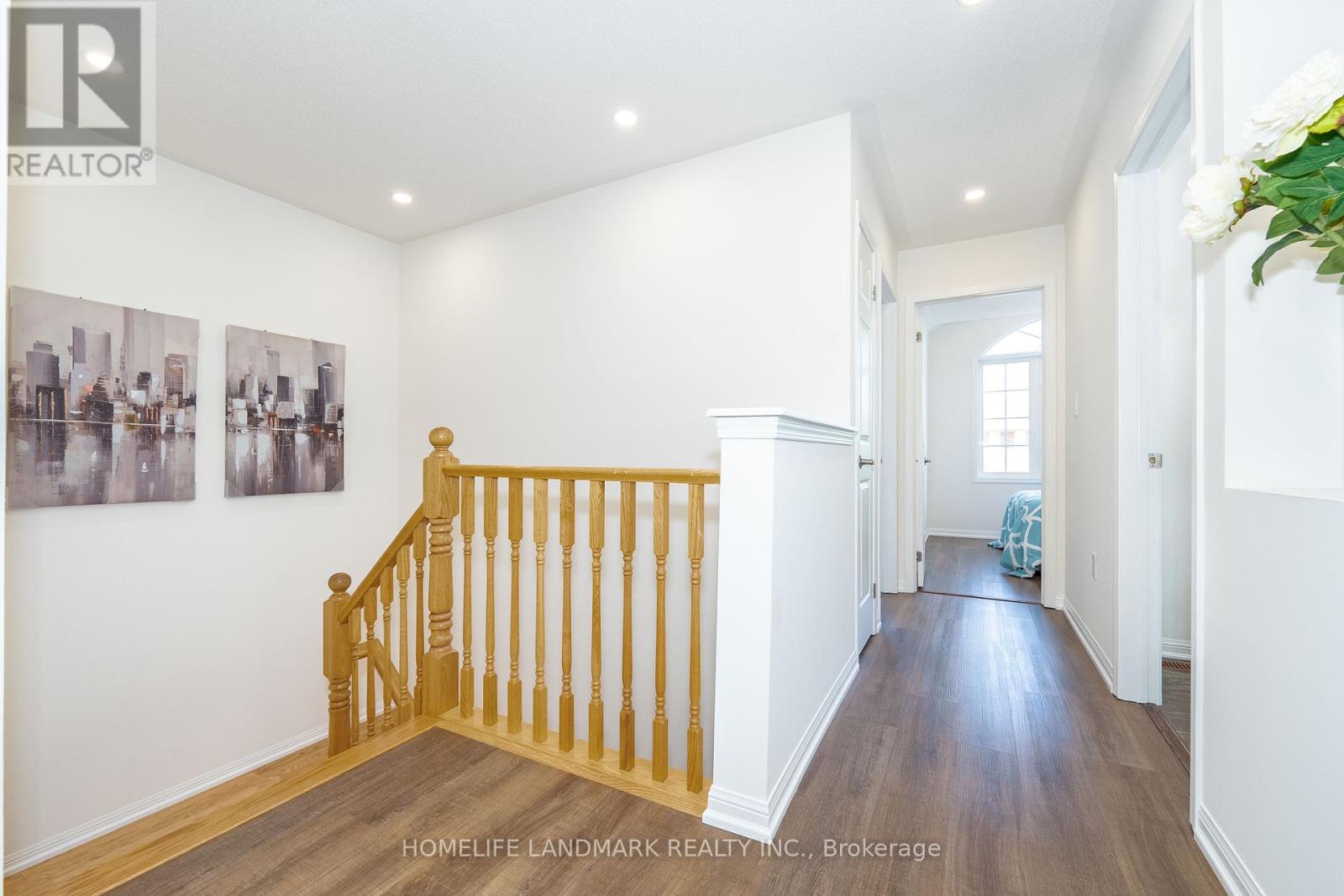 Photo 32 of 139 Dougherty Crescent, Whitchurchstouffville ON