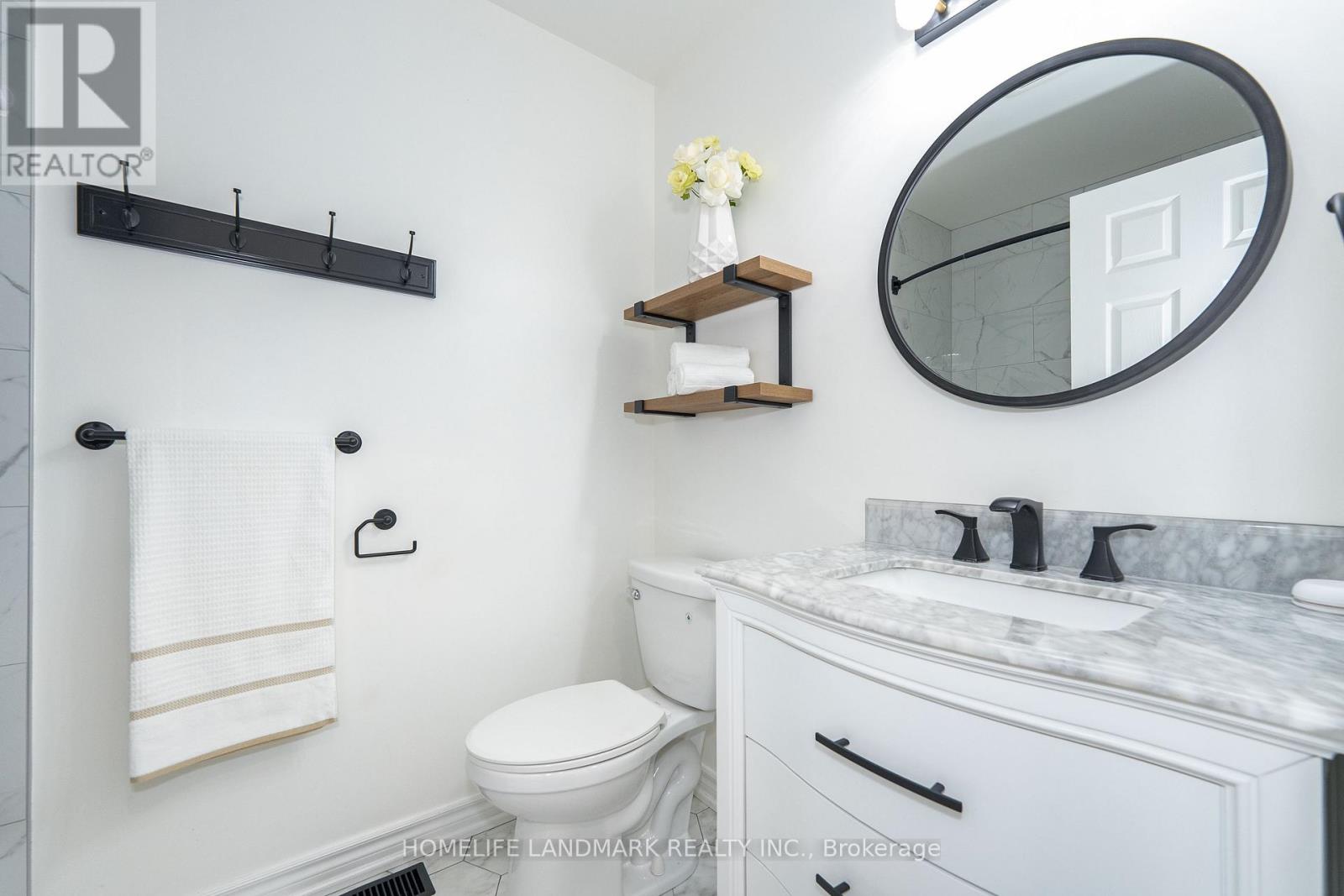 Photo 24 of 139 Dougherty Crescent, Whitchurchstouffville ON