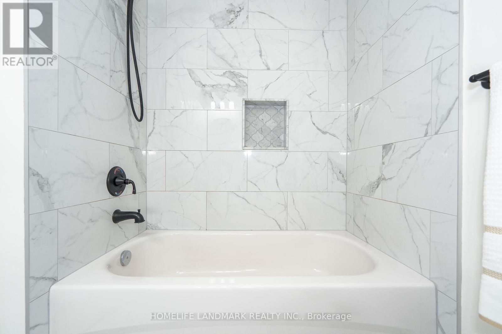 Photo 7 of 139 Dougherty Crescent, Whitchurchstouffville ON