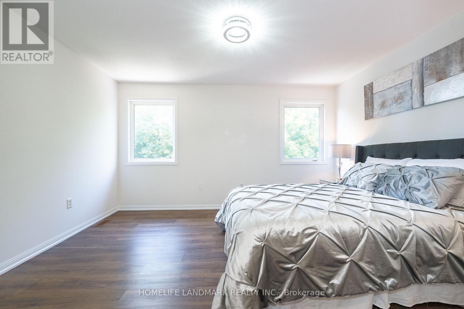 Photo 17 of 139 Dougherty Crescent, Whitchurchstouffville ON