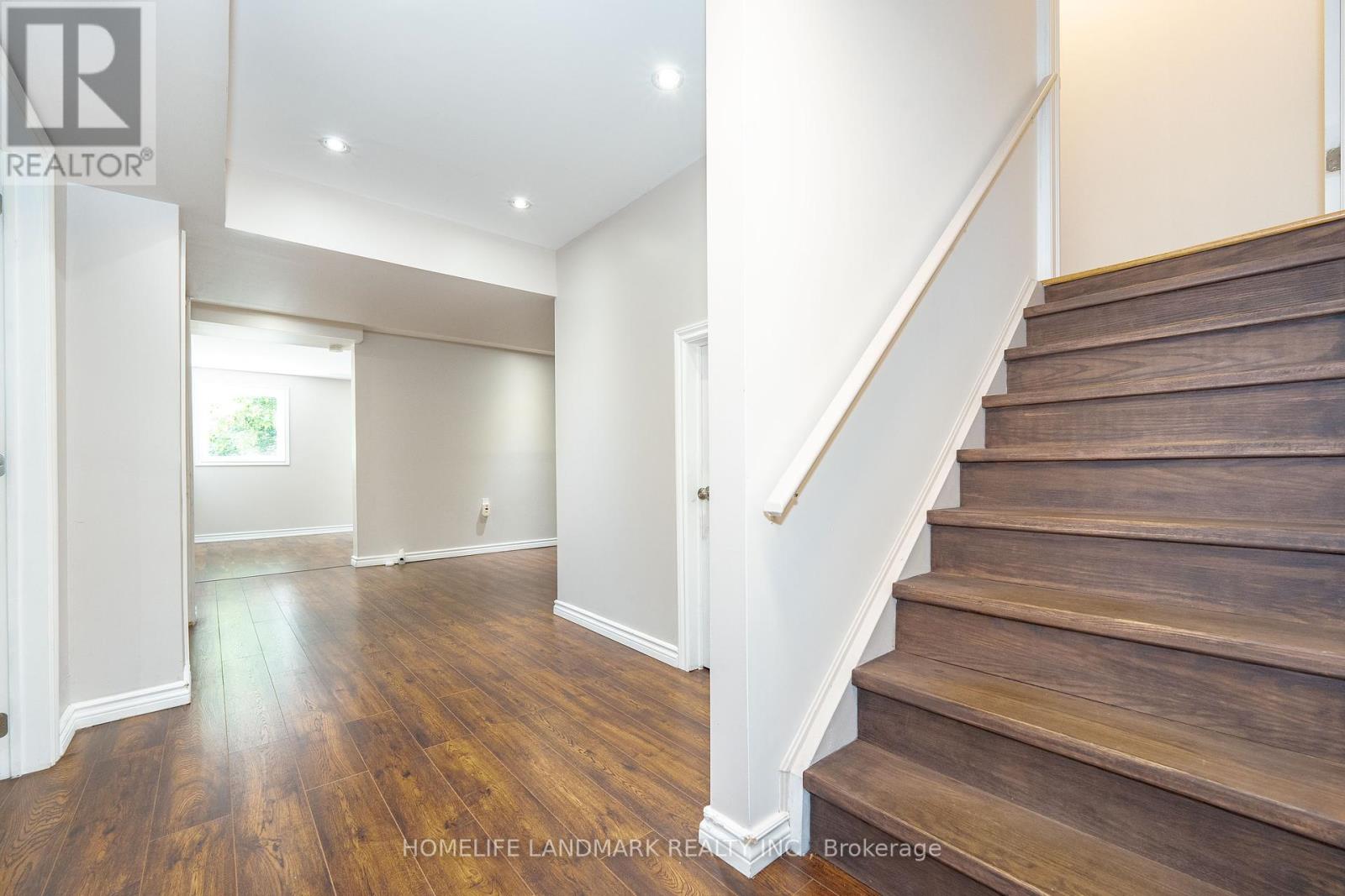 Photo 27 of 139 Dougherty Crescent, Whitchurchstouffville ON