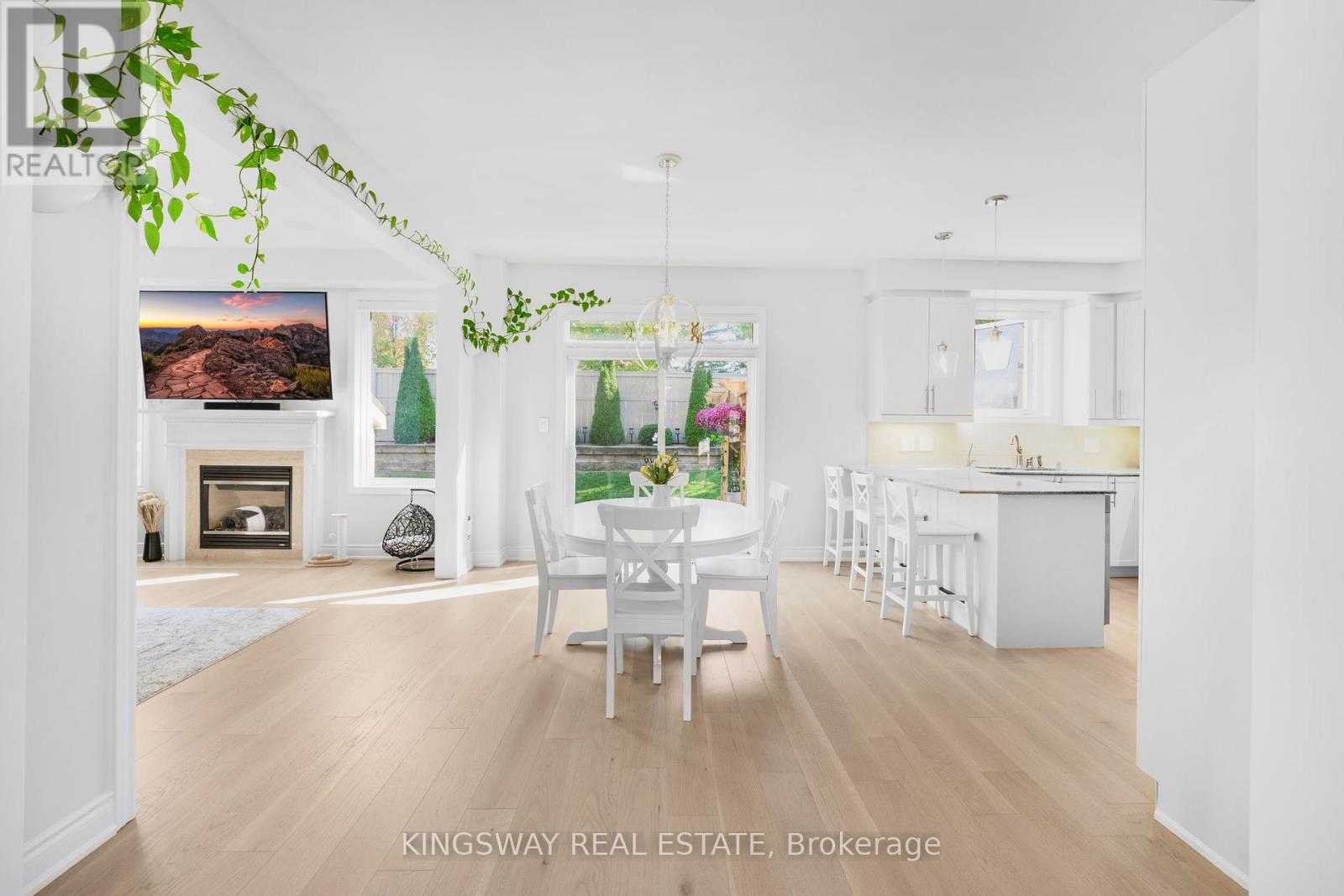 Photo 27 of 61 Milligan Street, Bradford West Gwillimbury ON