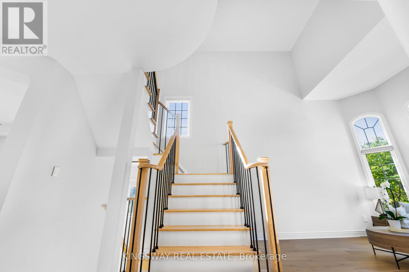 Photo 32 of 61 Milligan Street, Bradford West Gwillimbury ON