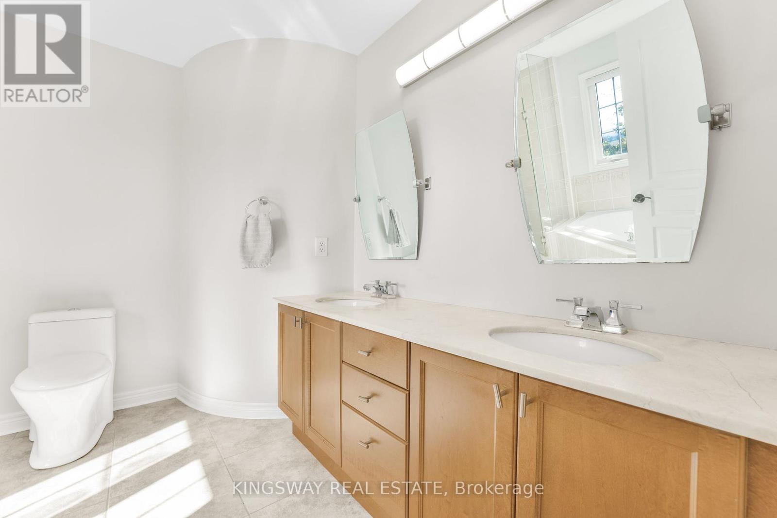 Photo 29 of 61 Milligan Street, Bradford West Gwillimbury ON