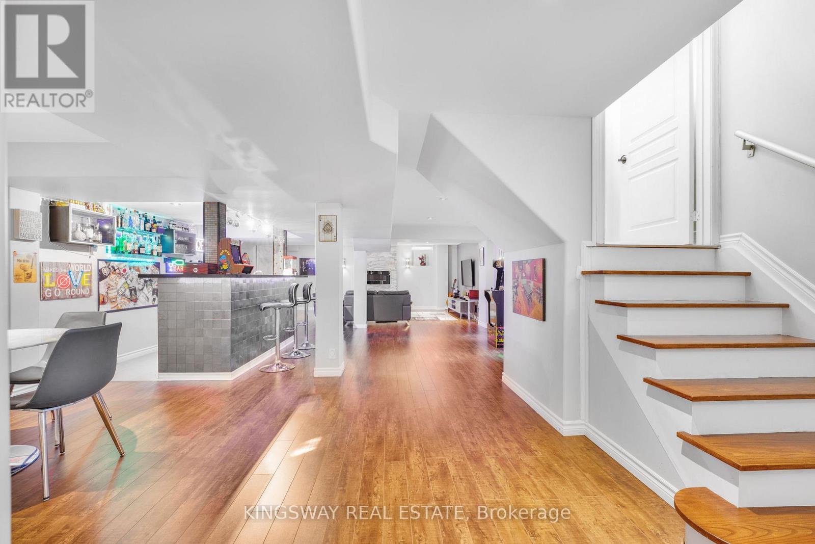 Photo 16 of 61 Milligan Street, Bradford West Gwillimbury ON