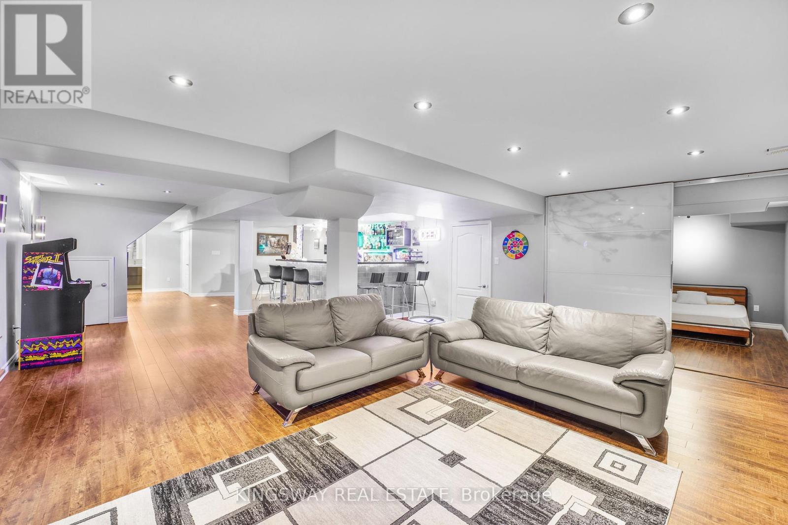 Photo 8 of 61 Milligan Street, Bradford West Gwillimbury ON
