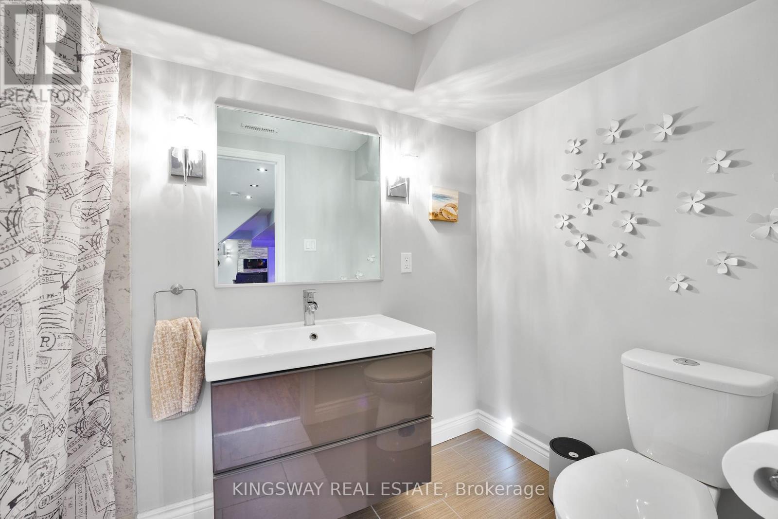 Photo 11 of 61 Milligan Street, Bradford West Gwillimbury ON