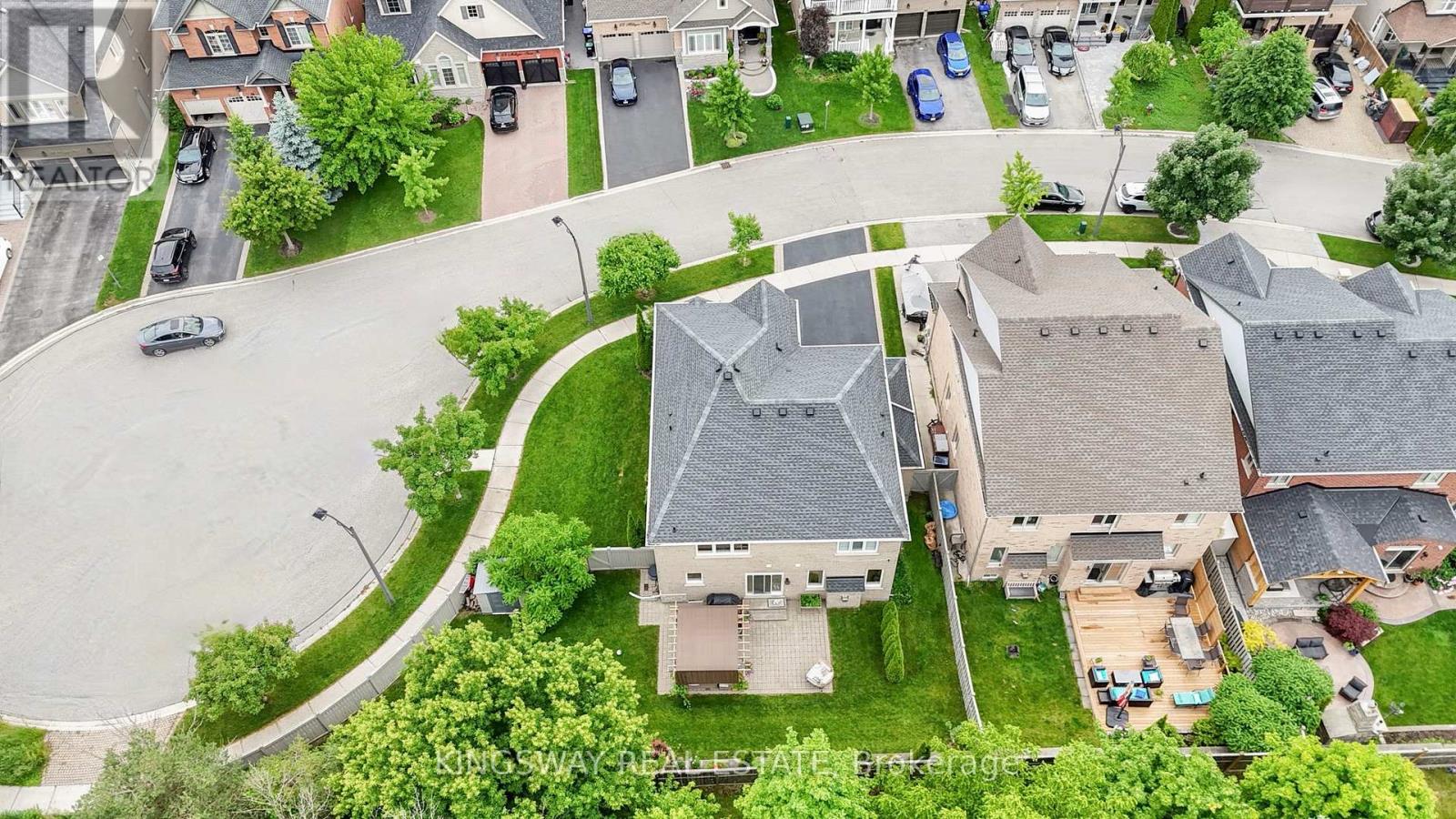 Photo 10 of 61 Milligan Street, Bradford West Gwillimbury ON