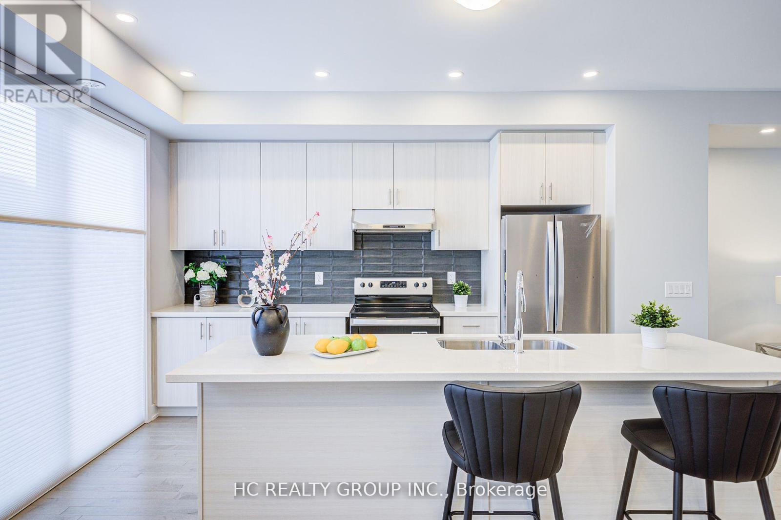 Photo 13 of 19 Guardhouse Crescent, Markham ON