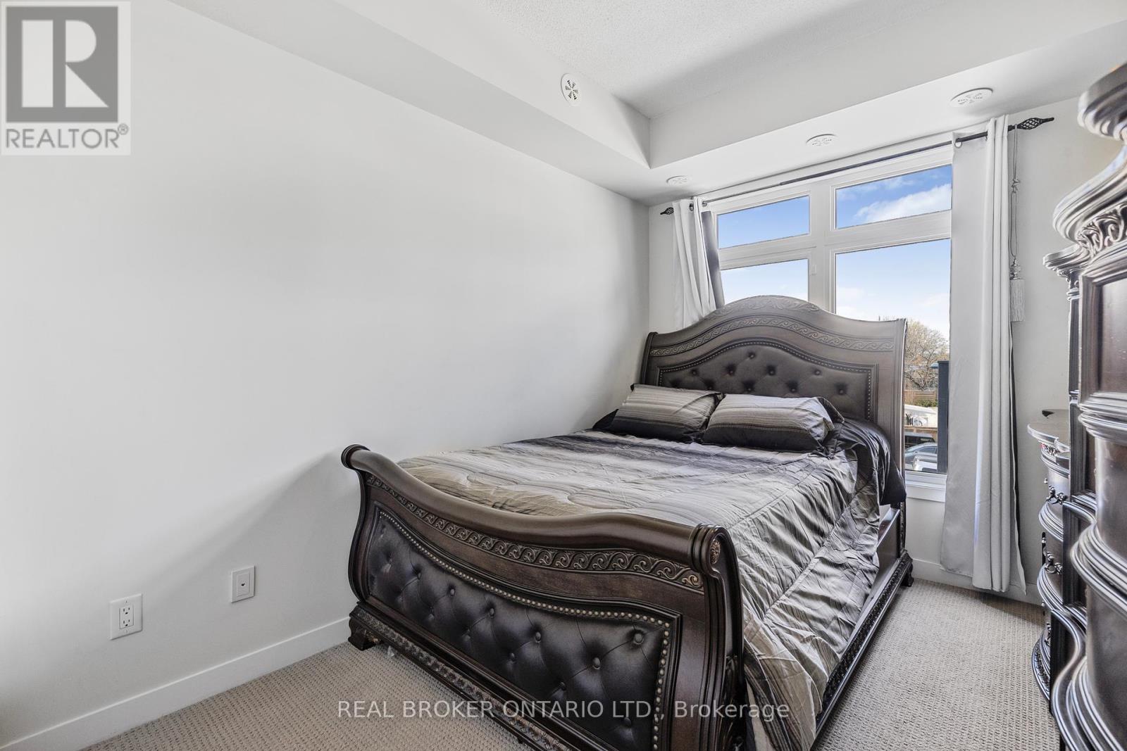 Photo 24 of 21 630 Rogers Road, Toronto ON