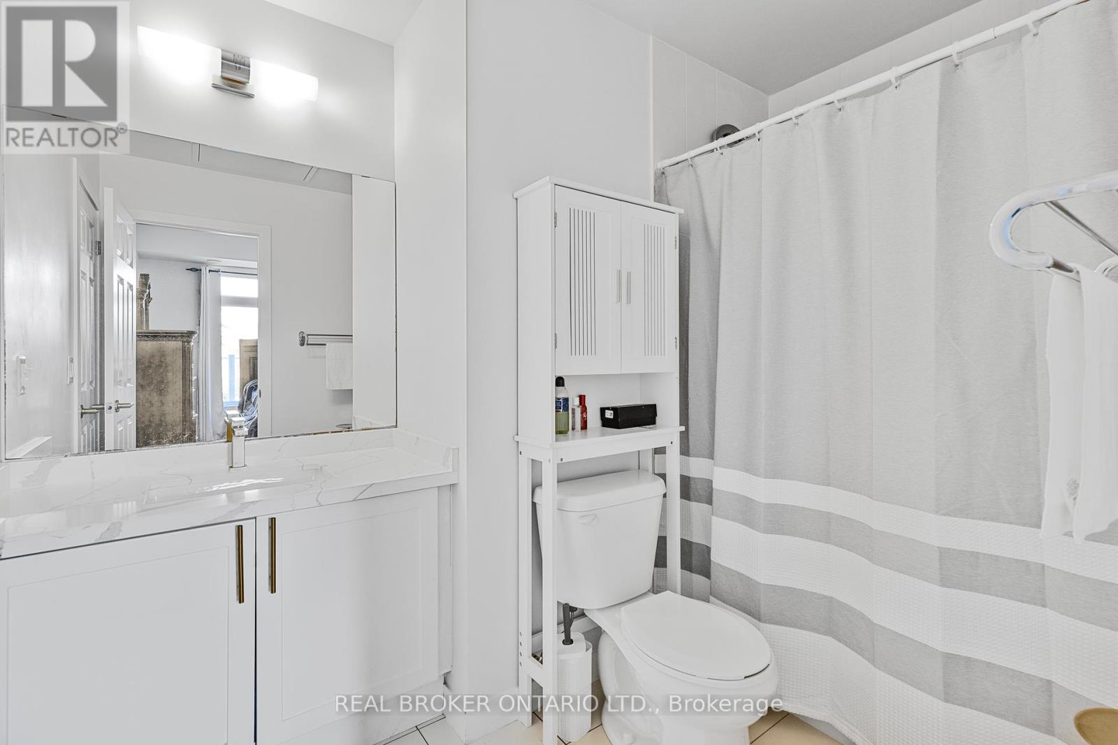 Photo 11 of 21 630 Rogers Road, Toronto ON
