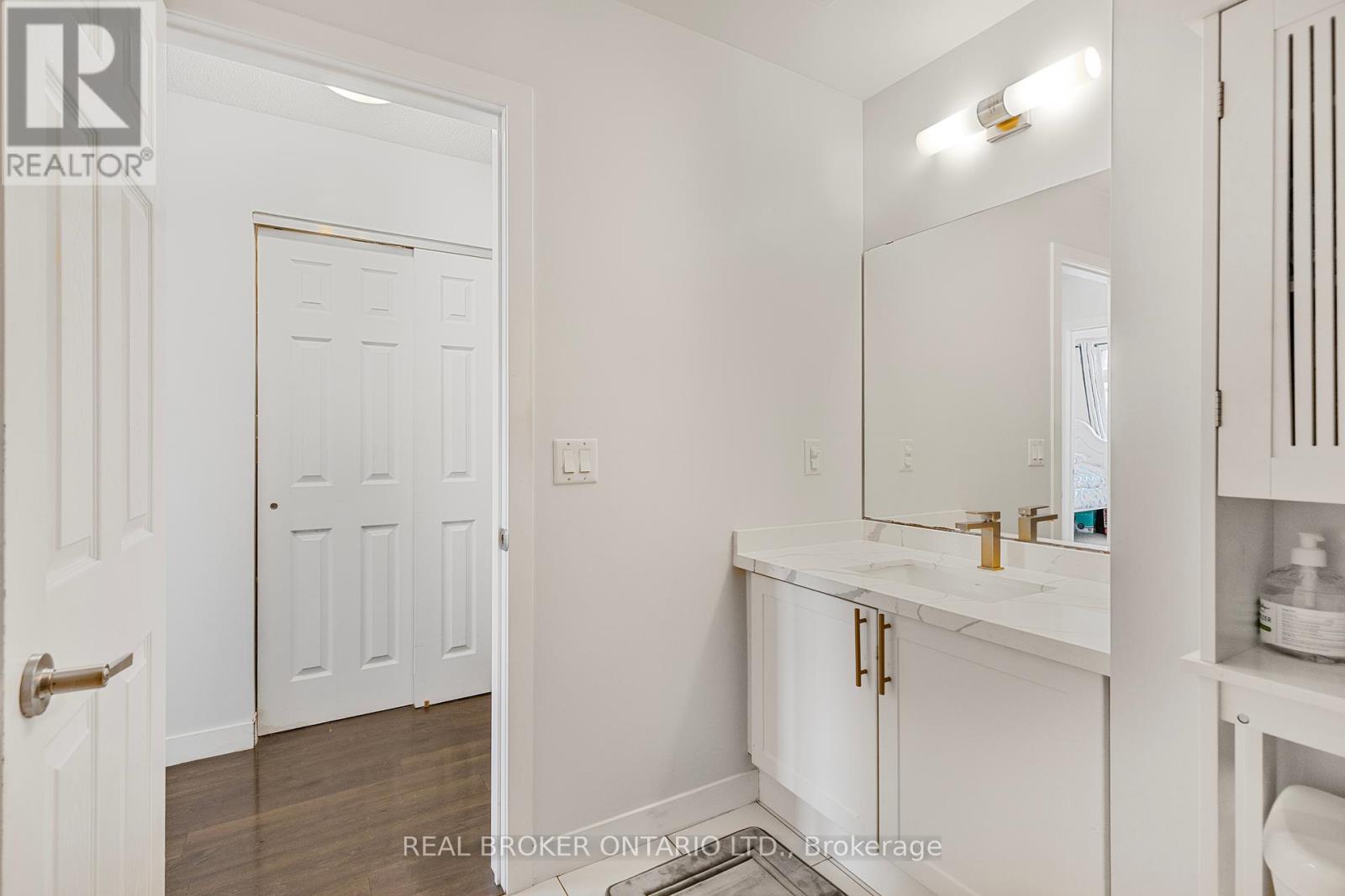 Photo 23 of 21 630 Rogers Road, Toronto ON