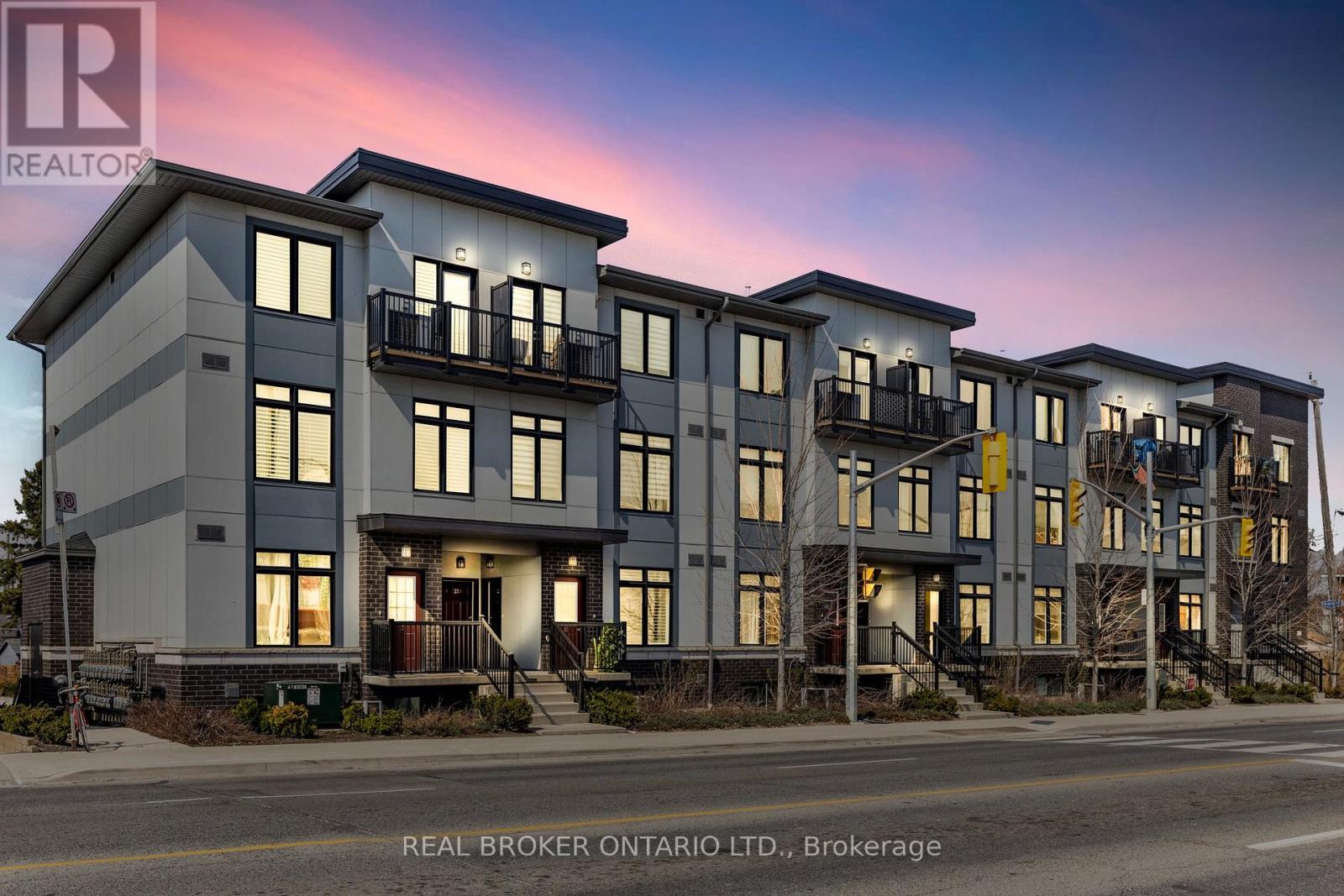 Photo 4 of 21 630 Rogers Road, Toronto ON