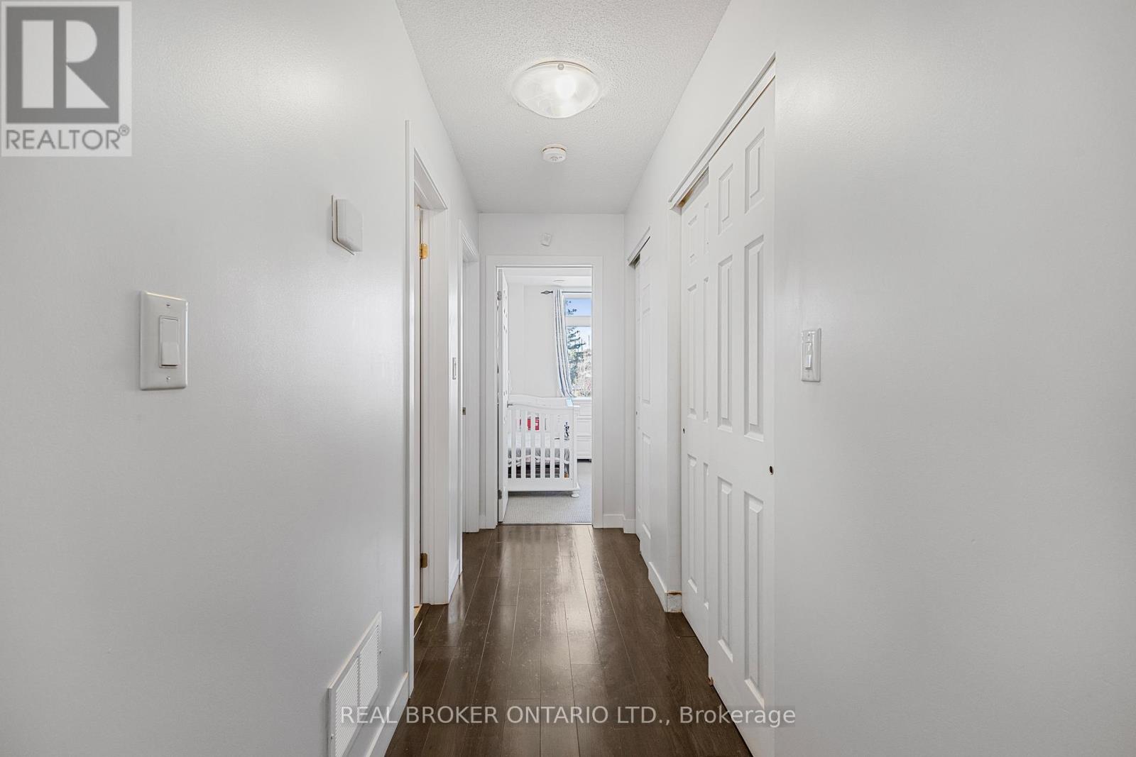 Photo 17 of 21 630 Rogers Road, Toronto ON