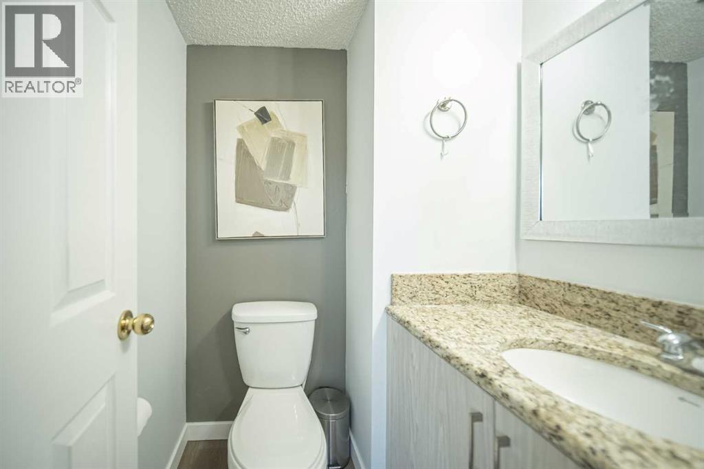 Single Family House for Sale in  Templeby Way NE Temple Calgary 