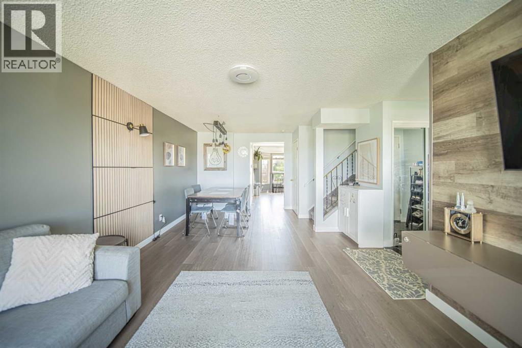 Single Family House for Sale in  Templeby Way NE Temple Calgary 