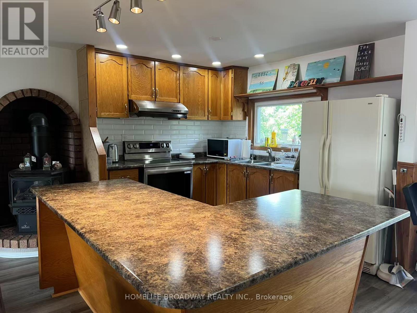 Photo 3 of 1389 Portage Road, Kawartha Lakes ON