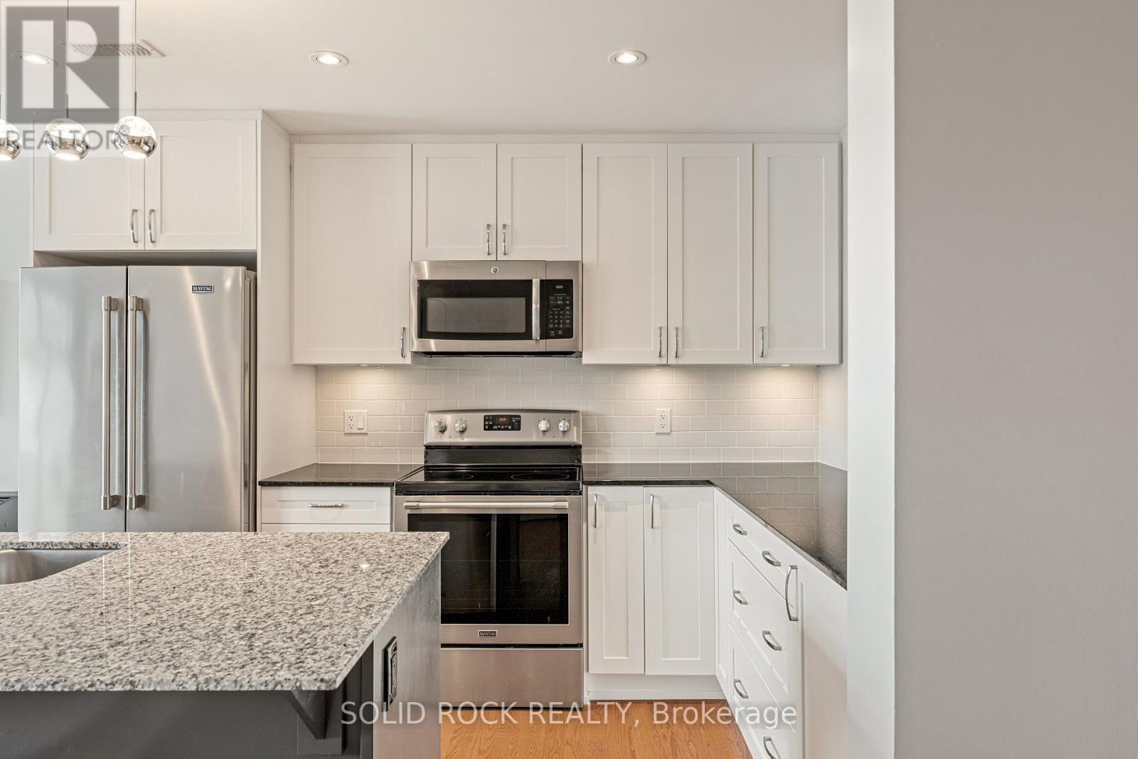 Photo 11 of 301 345 Elizabeth Cosgrove Private, Ottawa ON