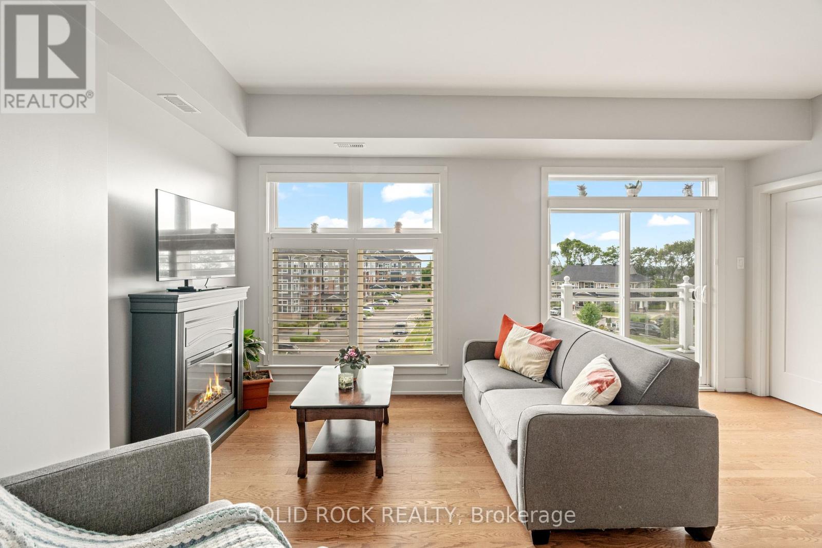 Photo 8 of 301 345 Elizabeth Cosgrove Private, Ottawa ON