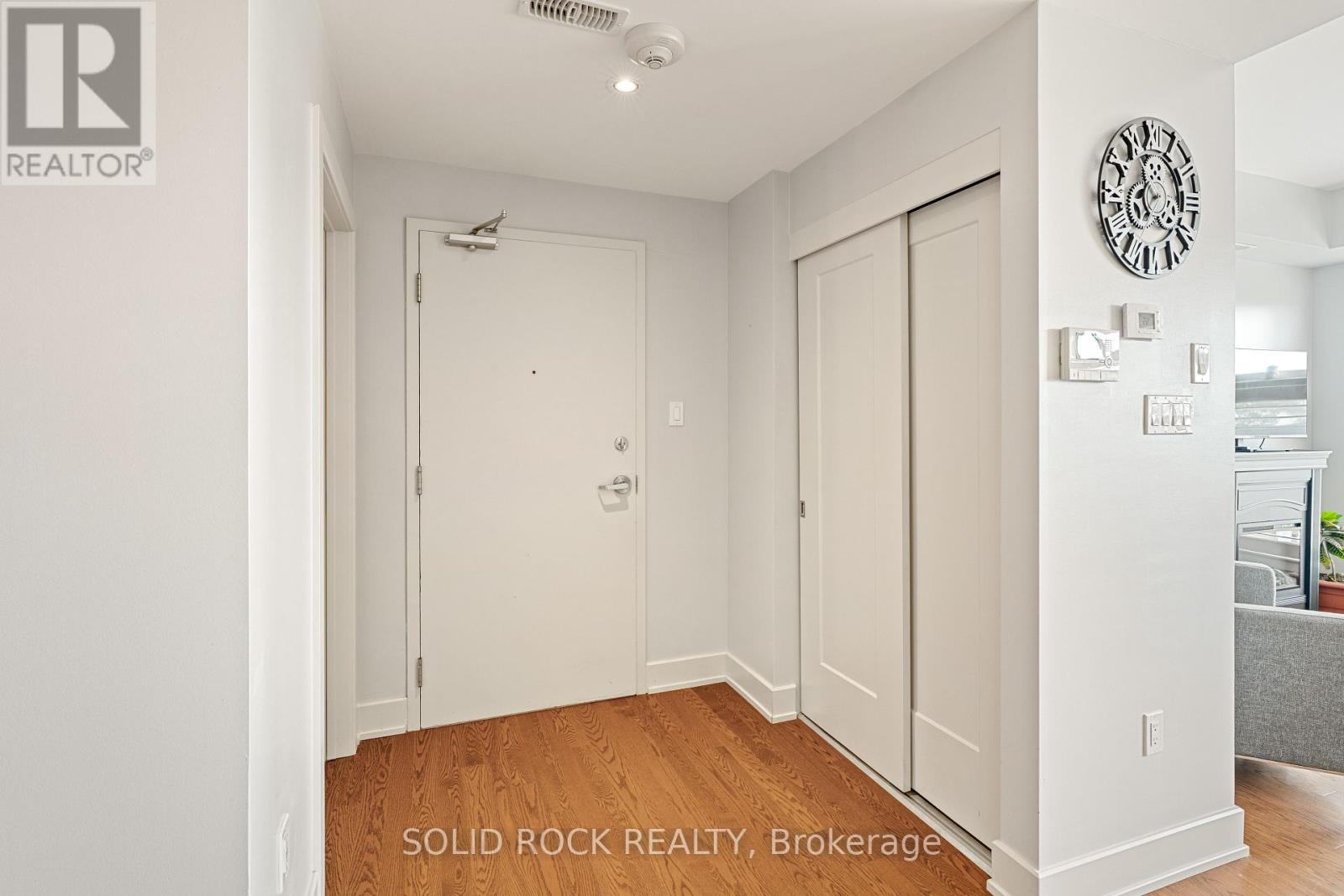 Photo 10 of 301 345 Elizabeth Cosgrove Private, Ottawa ON