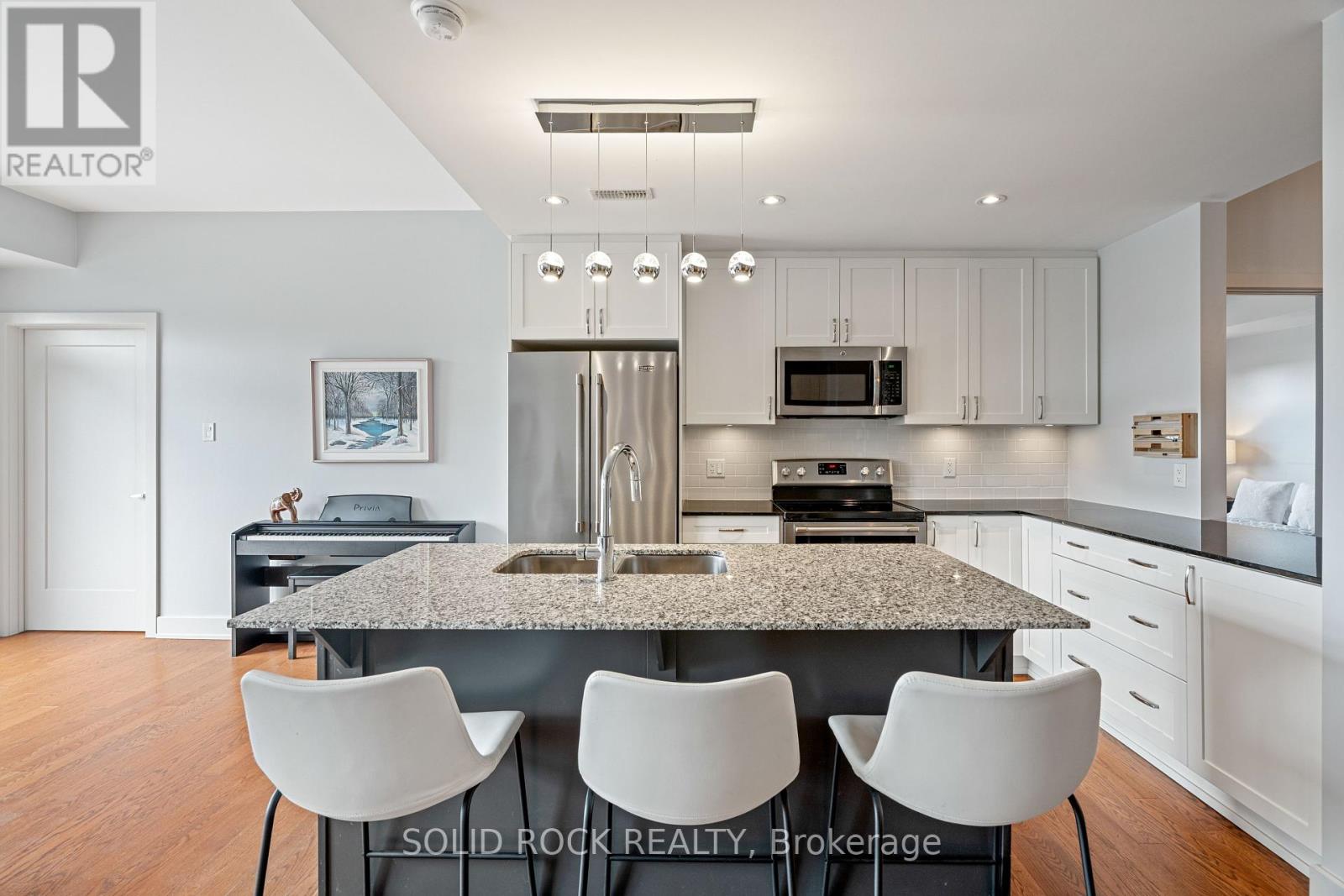Photo 13 of 301 345 Elizabeth Cosgrove Private, Ottawa ON