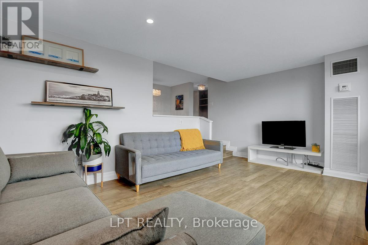 Photo 19 of 807 1100 Ambleside Drive, Ottawa ON