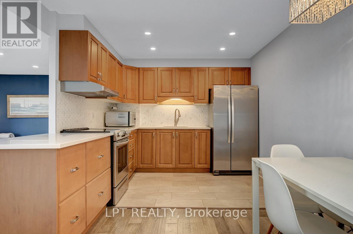 Photo 24 of 807 1100 Ambleside Drive, Ottawa ON