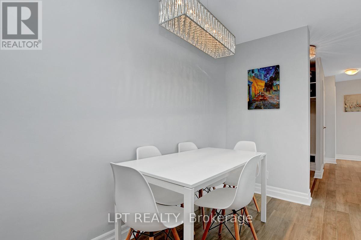 Photo 11 of 807 1100 Ambleside Drive, Ottawa ON
