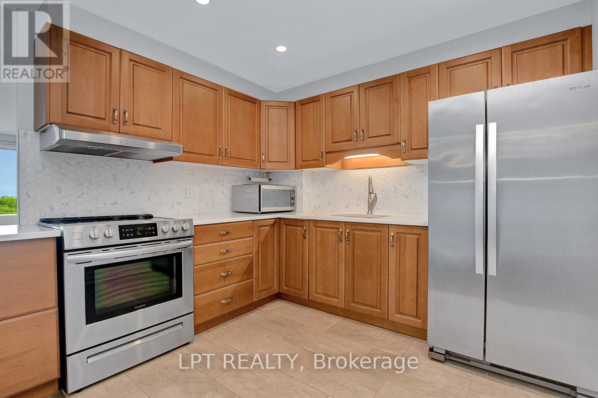 Photo 14 of 807 1100 Ambleside Drive, Ottawa ON