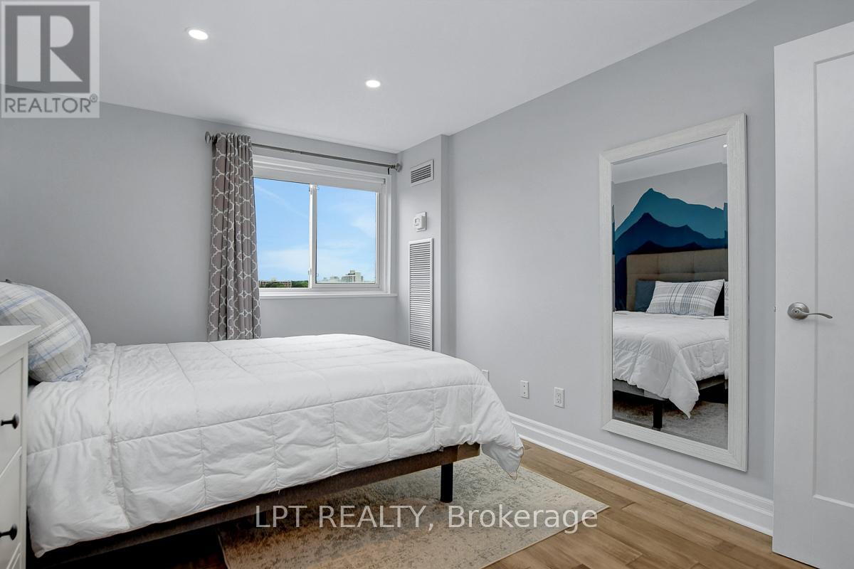 Photo 2 of 807 1100 Ambleside Drive, Ottawa ON