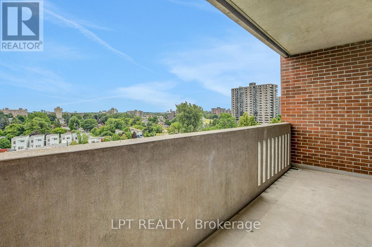 Photo 9 of 807 1100 Ambleside Drive, Ottawa ON