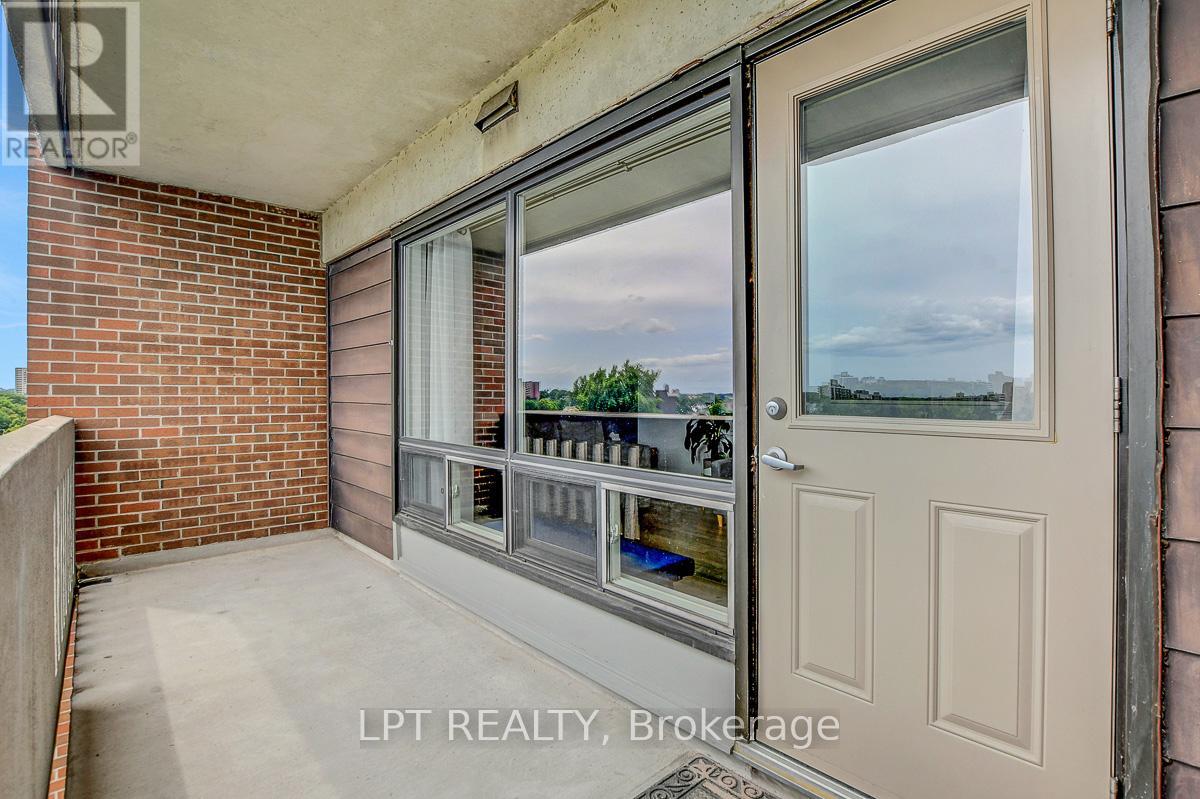 Photo 16 of 807 1100 Ambleside Drive, Ottawa ON