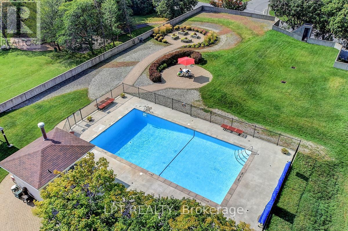 Photo 12 of 807 1100 Ambleside Drive, Ottawa ON